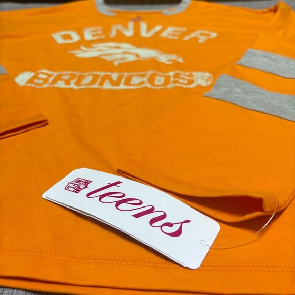 NFL Team Apparel | Denver Broncos Jr Girl's Long Sleeve T-Shirt ( M) - Picture 5 of 6
